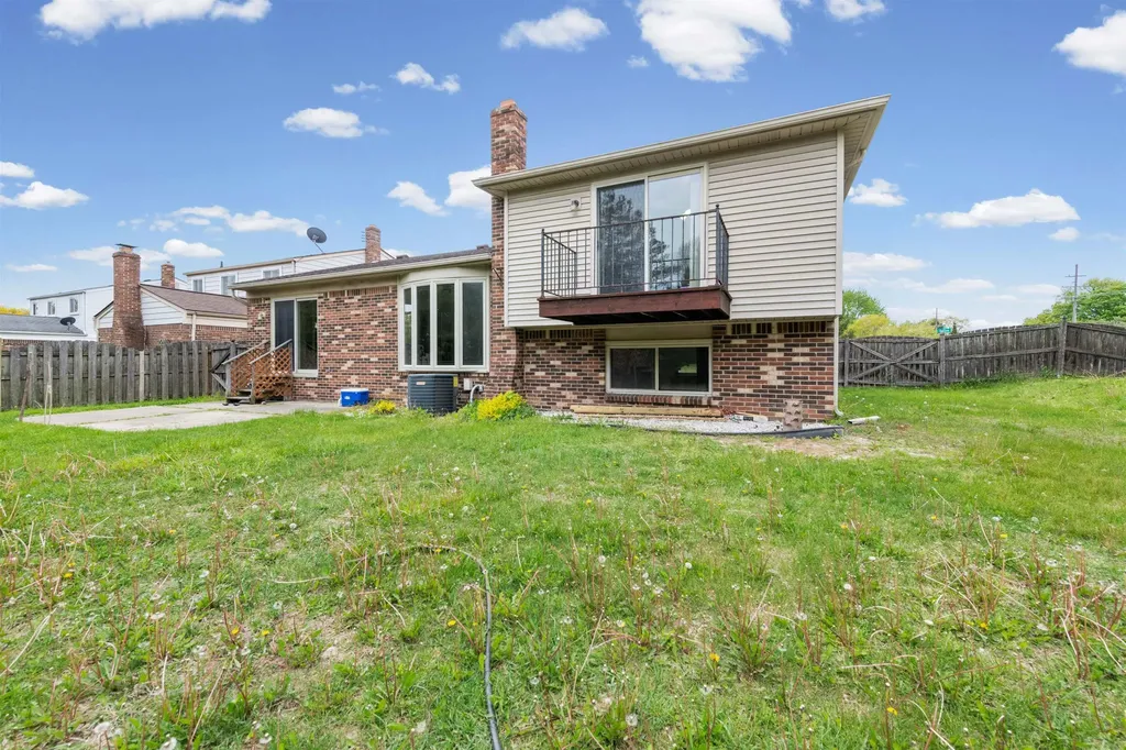 38982 Sutton Dr Drive Sterling Heights City MI 48310