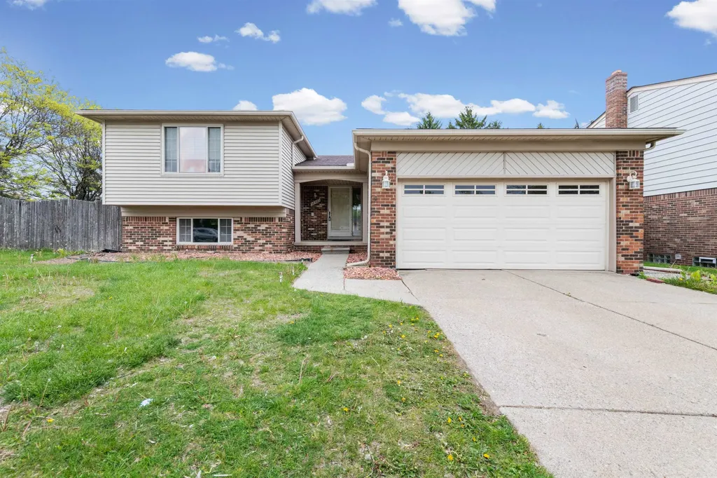 38982 Sutton Dr Drive Sterling Heights City MI 48310