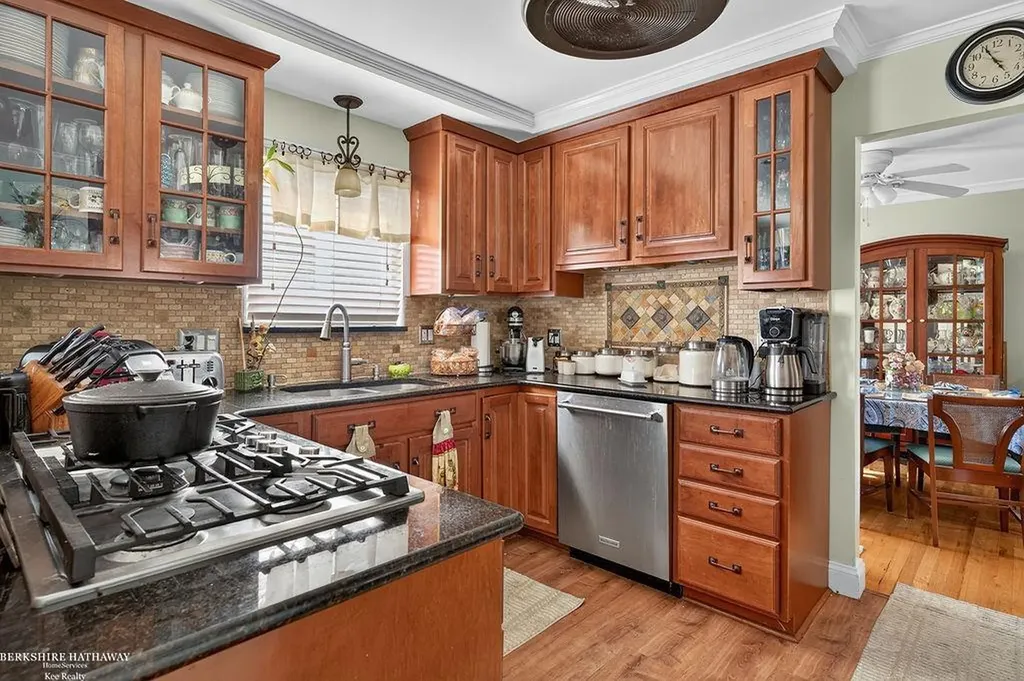 32725 Rugby Drive Warren City MI 48088
