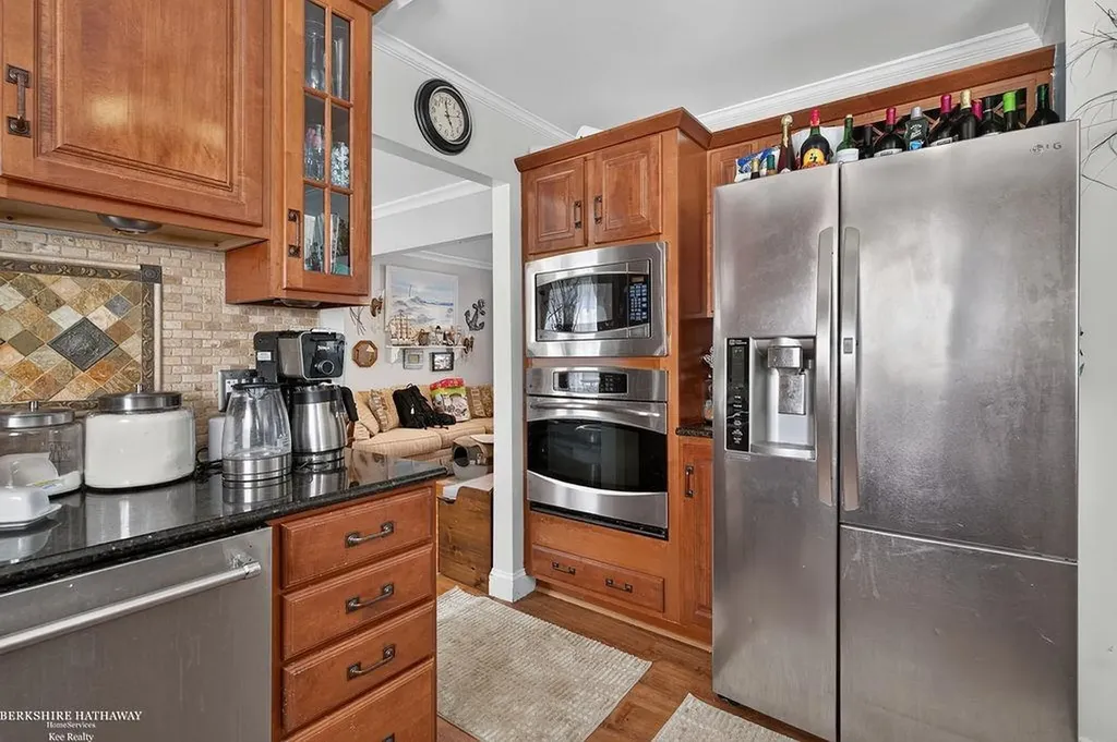 32725 Rugby Drive Warren City MI 48088