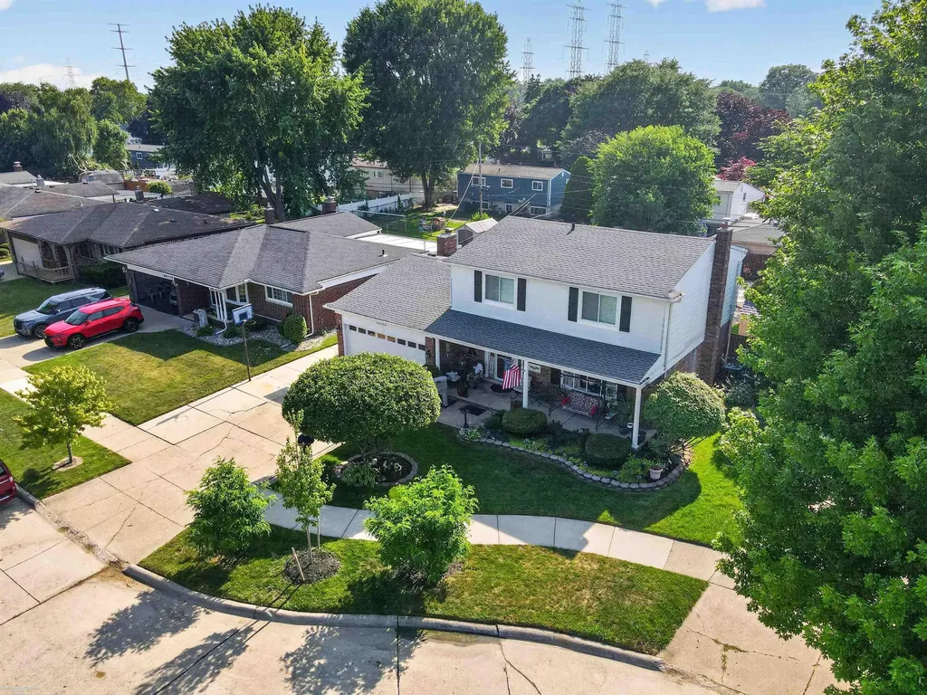 32725 Rugby Drive Warren City MI 48088