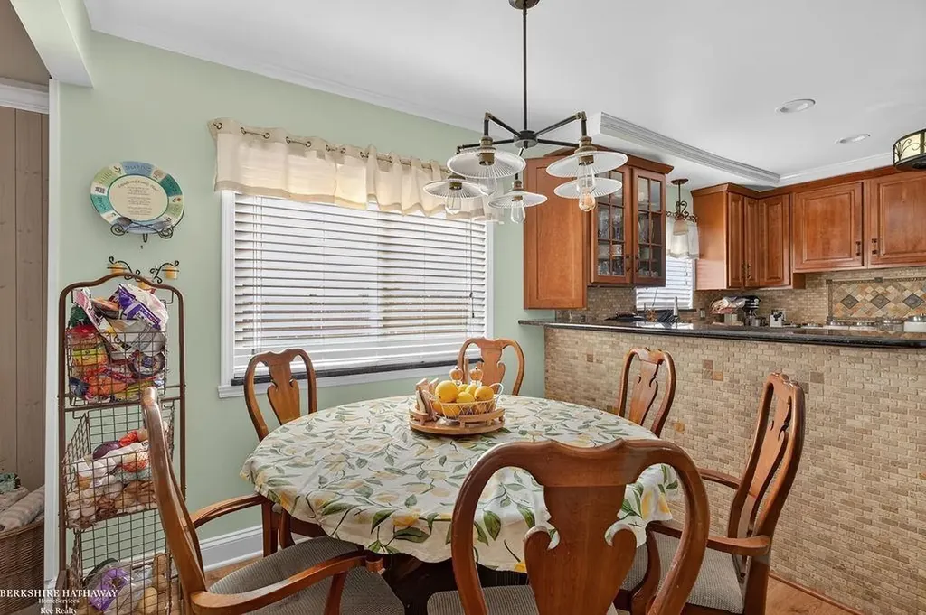 32725 Rugby Drive Warren City MI 48088