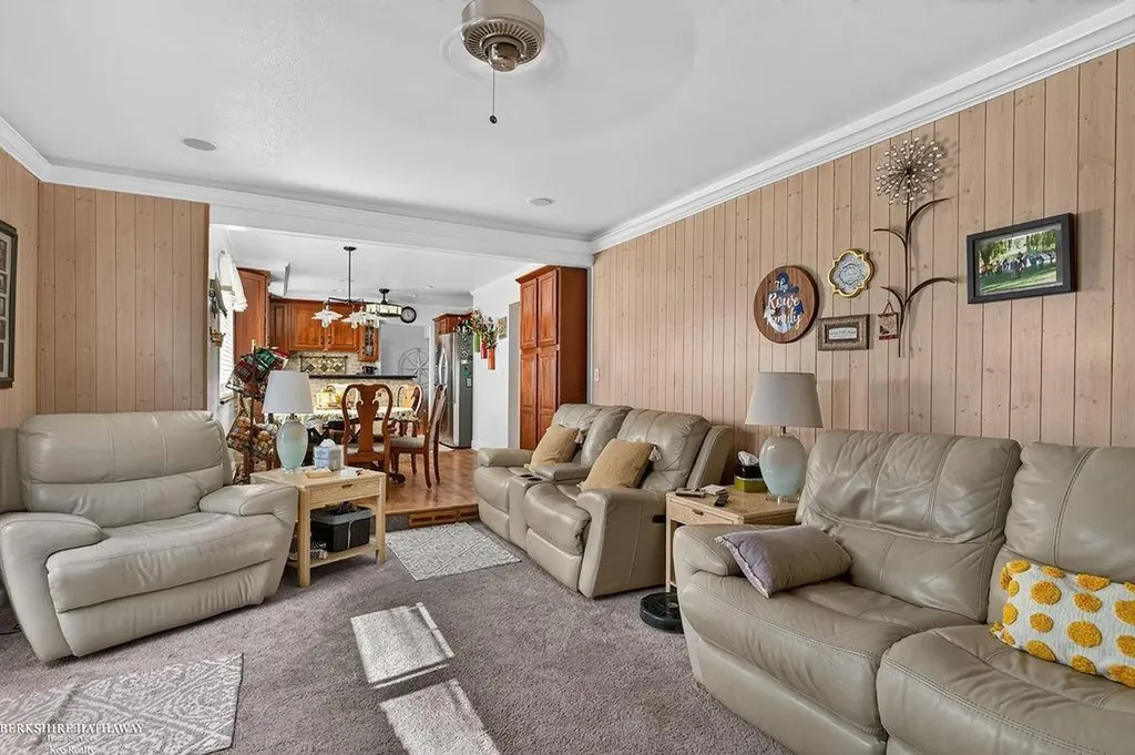 32725 Rugby Drive Warren City MI 48088