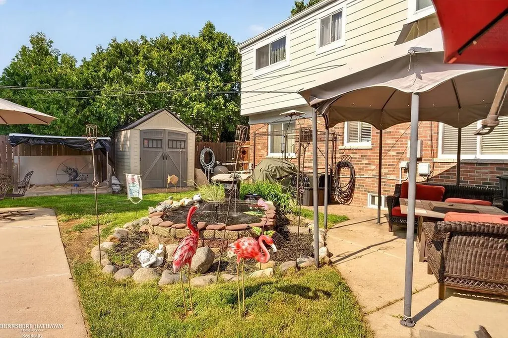 32725 Rugby Drive Warren City MI 48088