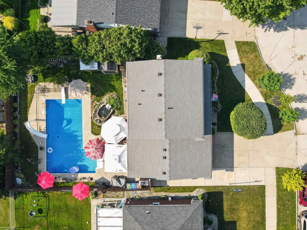 32725 Rugby Drive Warren City MI 48088