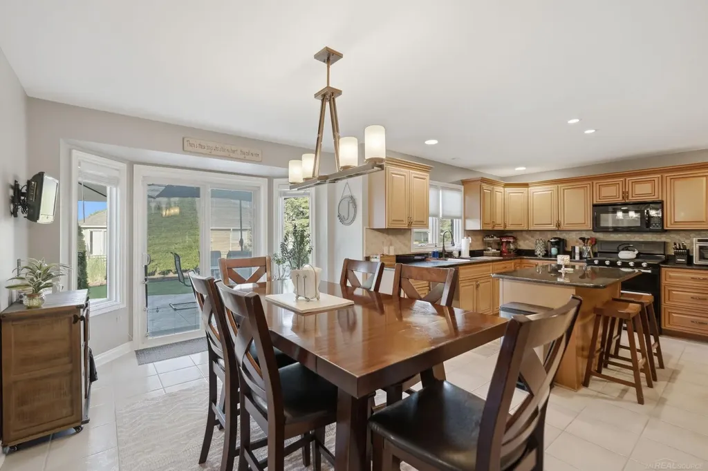 51880 Black Hills Lane Macomb Township MI 48042