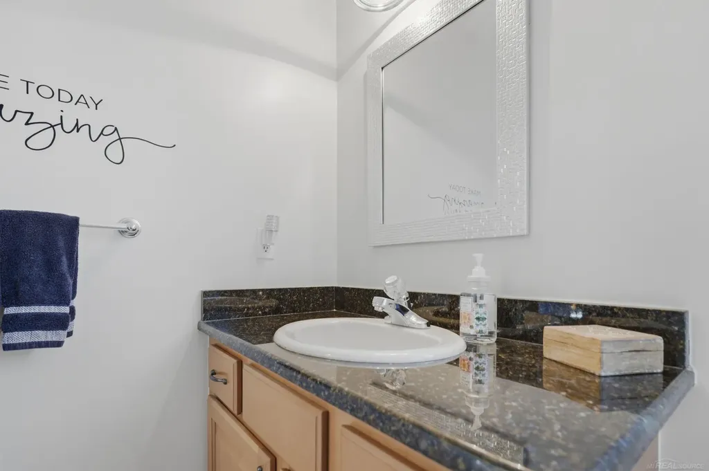 51880 Black Hills Lane Macomb Township MI 48042