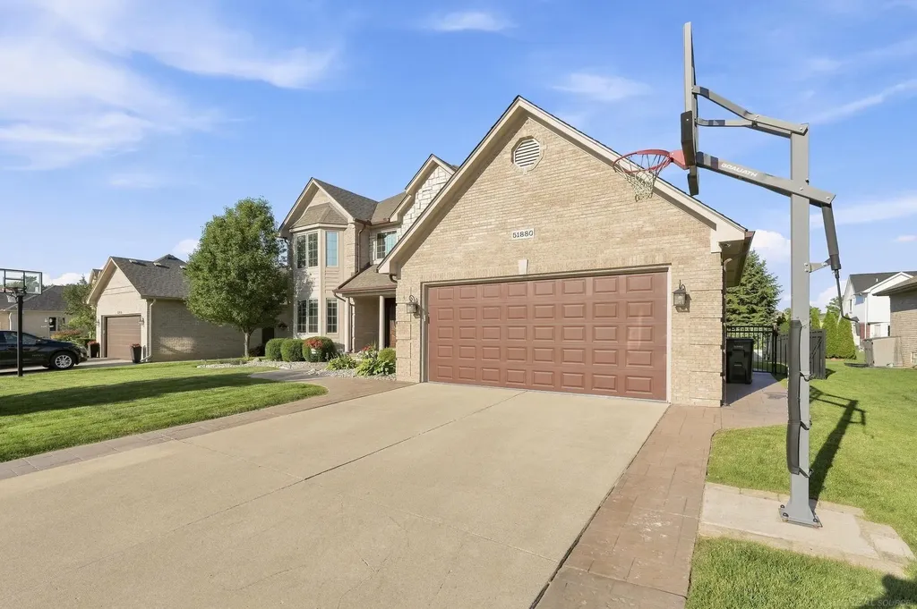 51880 Black Hills Lane Macomb Township MI 48042