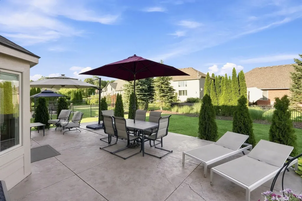 51880 Black Hills Lane Macomb Township MI 48042