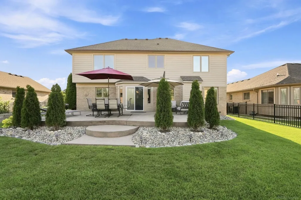 51880 Black Hills Lane Macomb Township MI 48042