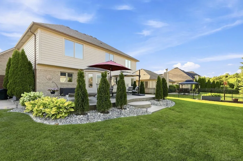 51880 Black Hills Lane Macomb Township MI 48042
