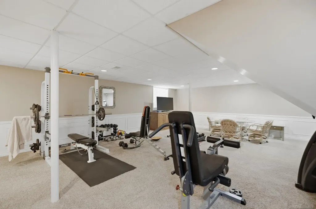 51880 Black Hills Lane Macomb Township MI 48042
