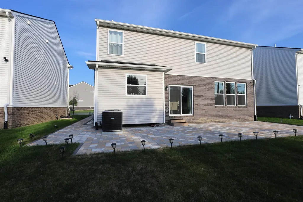 41261 Snowdon Drive Clinton Charter Township MI 48038