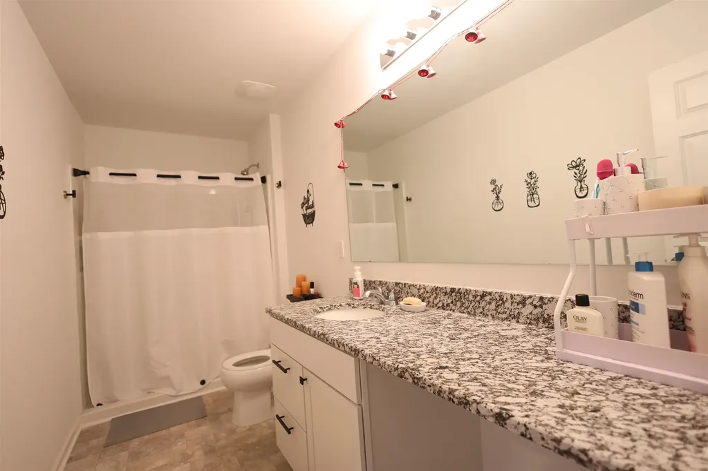 41261 Snowdon Drive Clinton Charter Township MI 48038