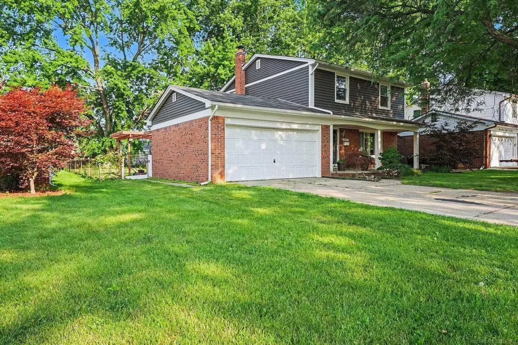 33857 Groth Drive Sterling Heights City MI 48312