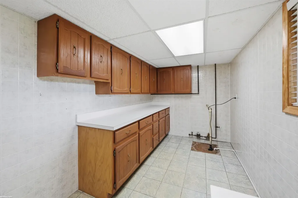 47120 Vanker Avenue Shelby Charter Township MI 48317
