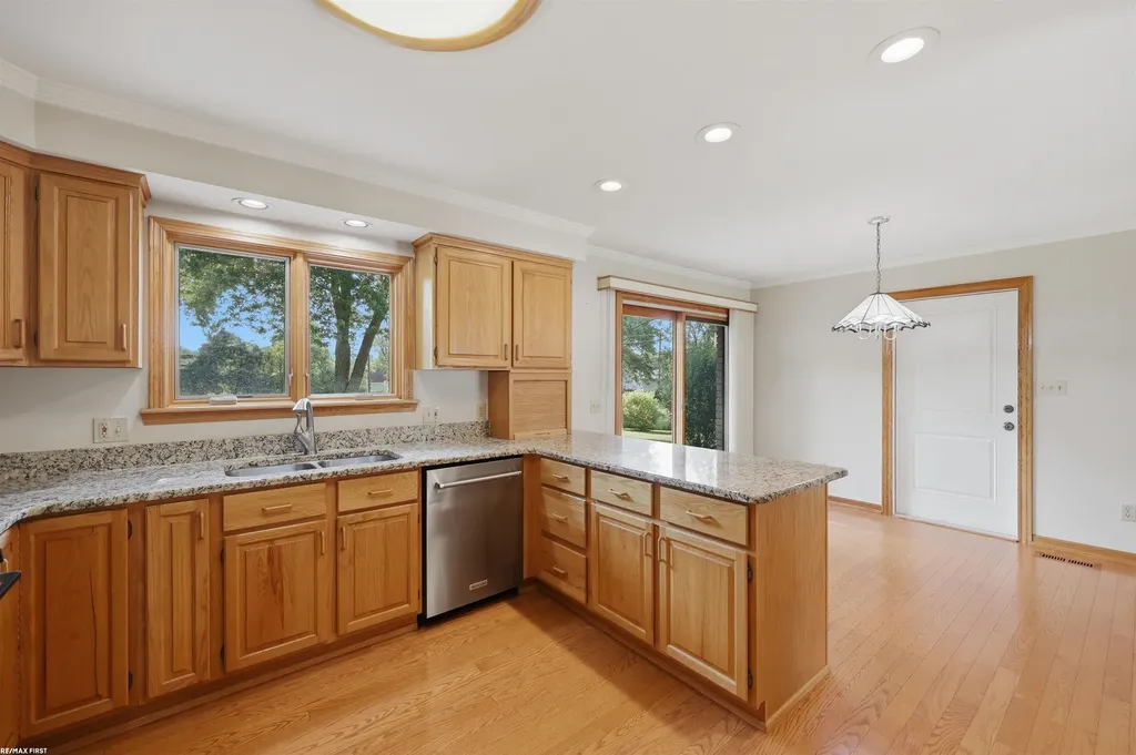 47120 Vanker Avenue Shelby Charter Township MI 48317
