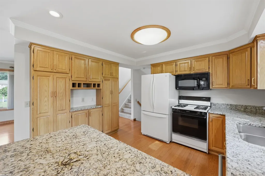 47120 Vanker Avenue Shelby Charter Township MI 48317