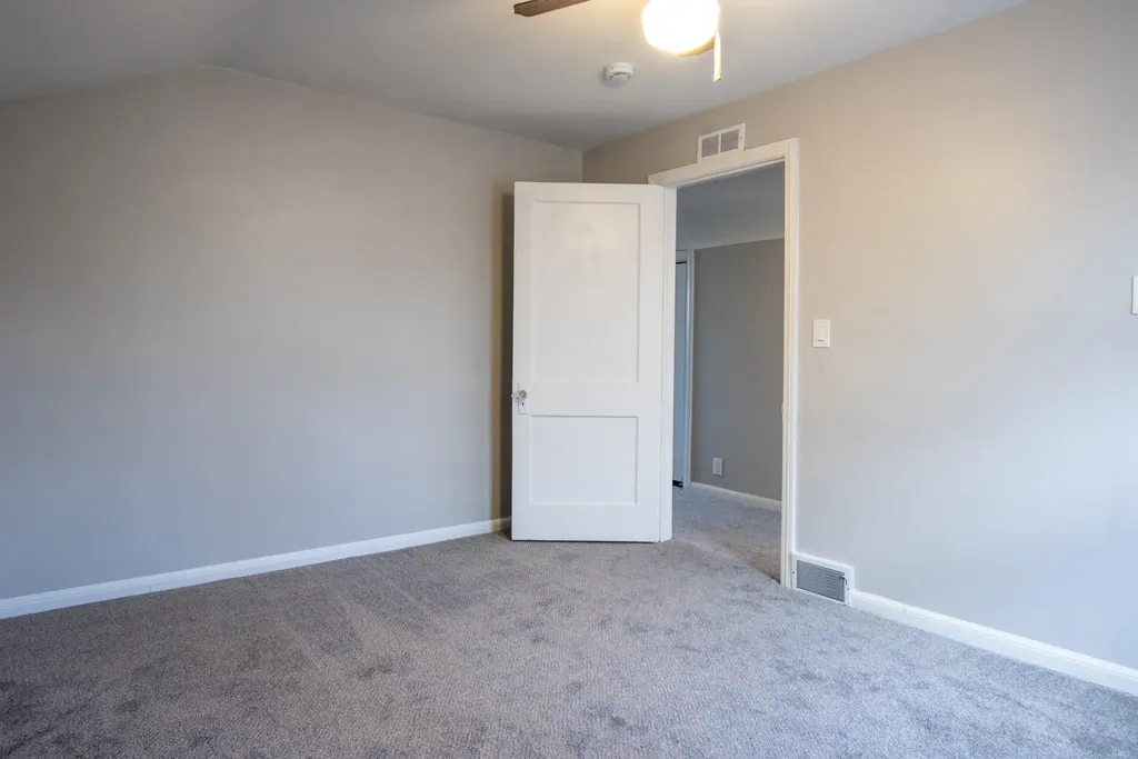 23742 Stewart Avenue Warren City MI 48089