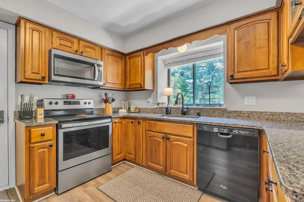 20497 Villa Grande Circle Clinton Charter Township MI 48038