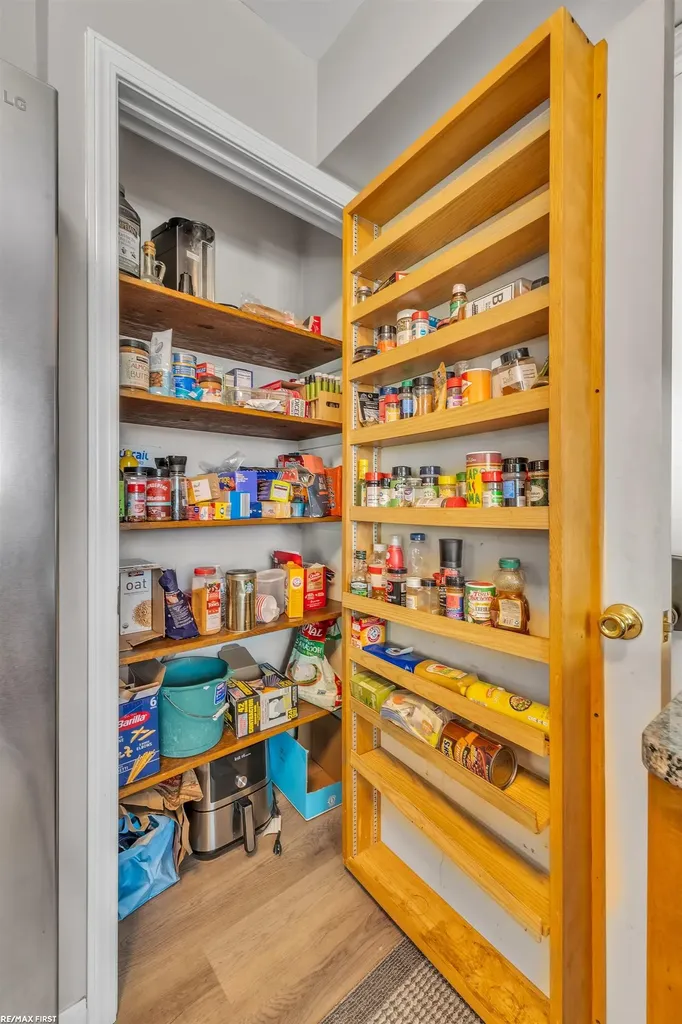 20497 Villa Grande Circle Clinton Charter Township MI 48038