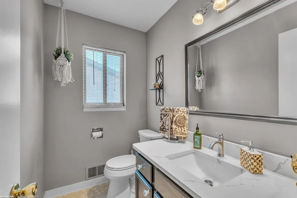 20497 Villa Grande Circle Clinton Charter Township MI 48038