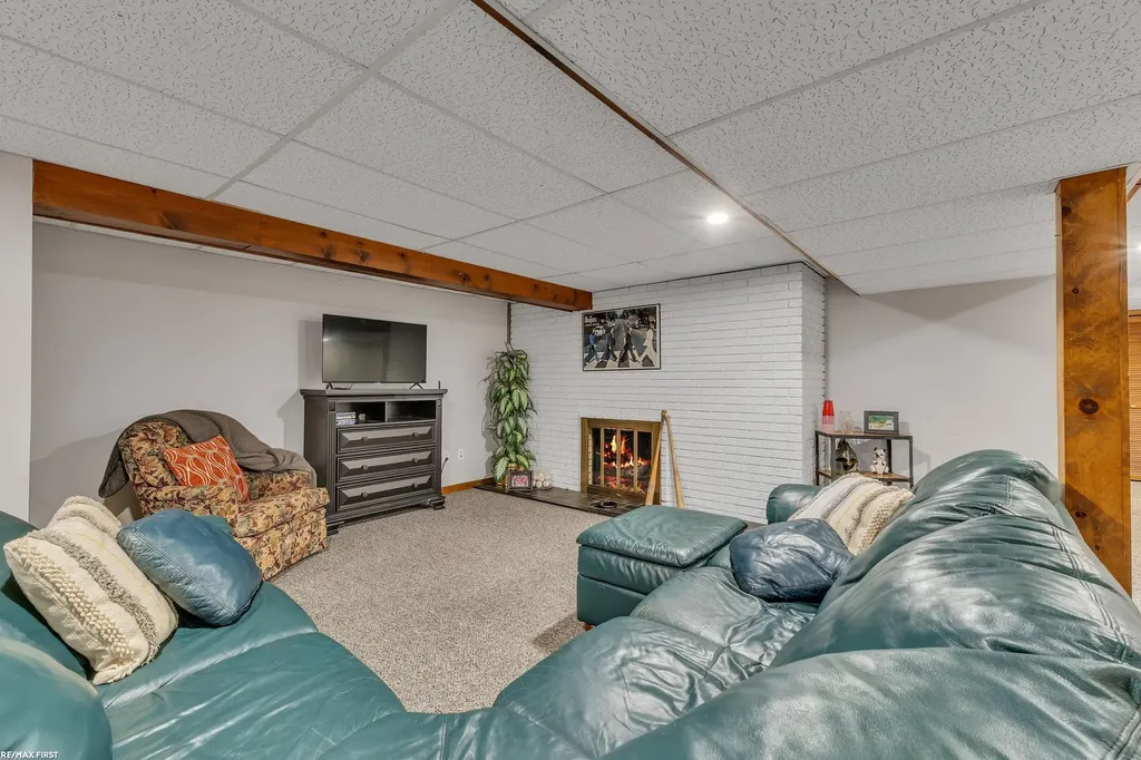 20497 Villa Grande Circle Clinton Charter Township MI 48038