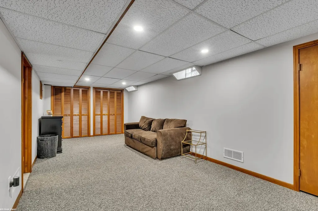 20497 Villa Grande Circle Clinton Charter Township MI 48038