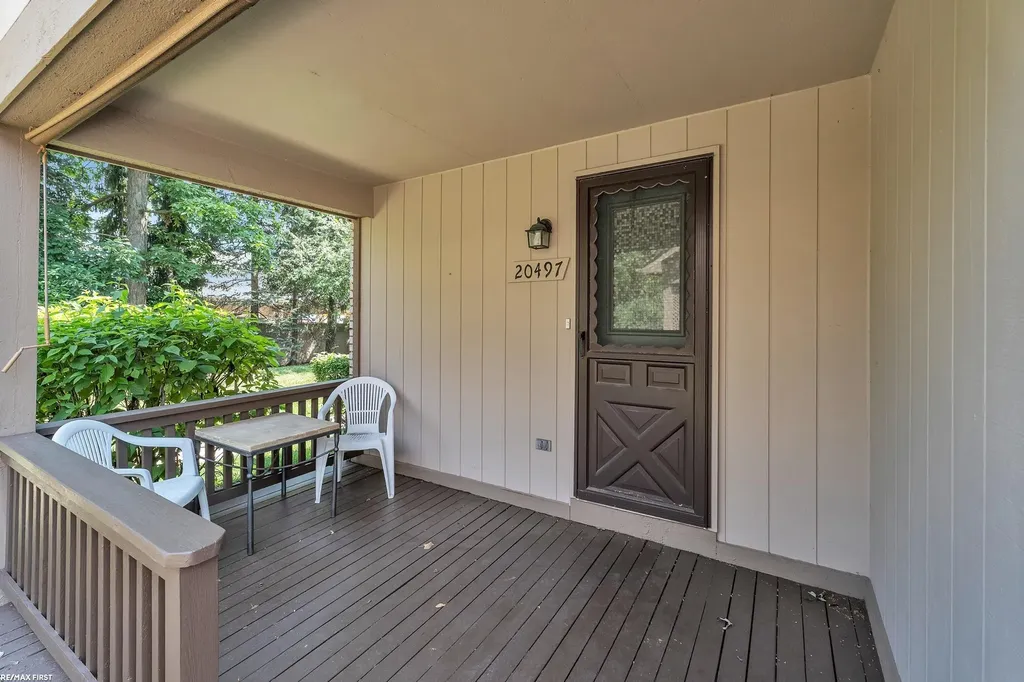 20497 Villa Grande Circle Clinton Charter Township MI 48038