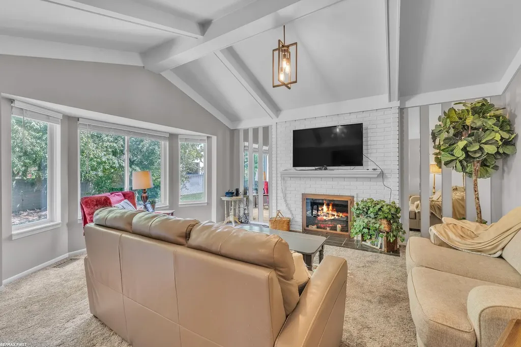 20497 Villa Grande Circle Clinton Charter Township MI 48038