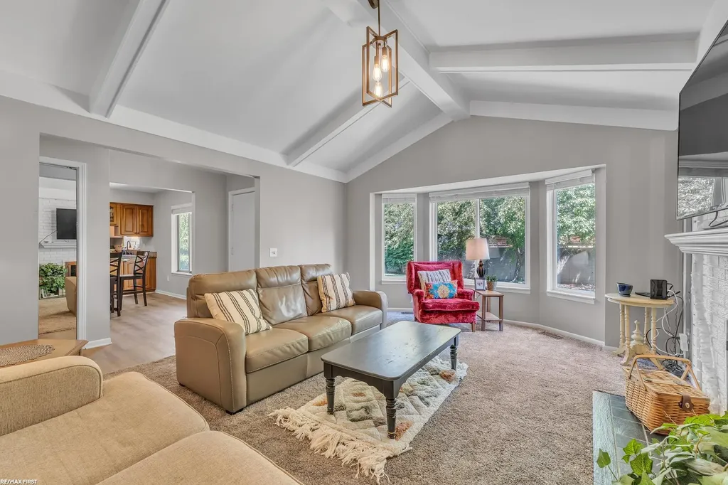 20497 Villa Grande Circle Clinton Charter Township MI 48038