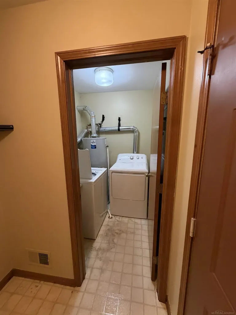 15246 Ashley Court Macomb Township MI 48044