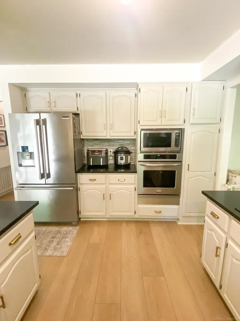 53641 Sherwood Lane Shelby Charter Township MI 48315