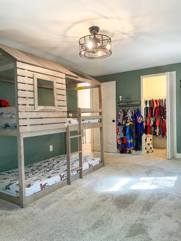 53641 Sherwood Lane Shelby Charter Township MI 48315