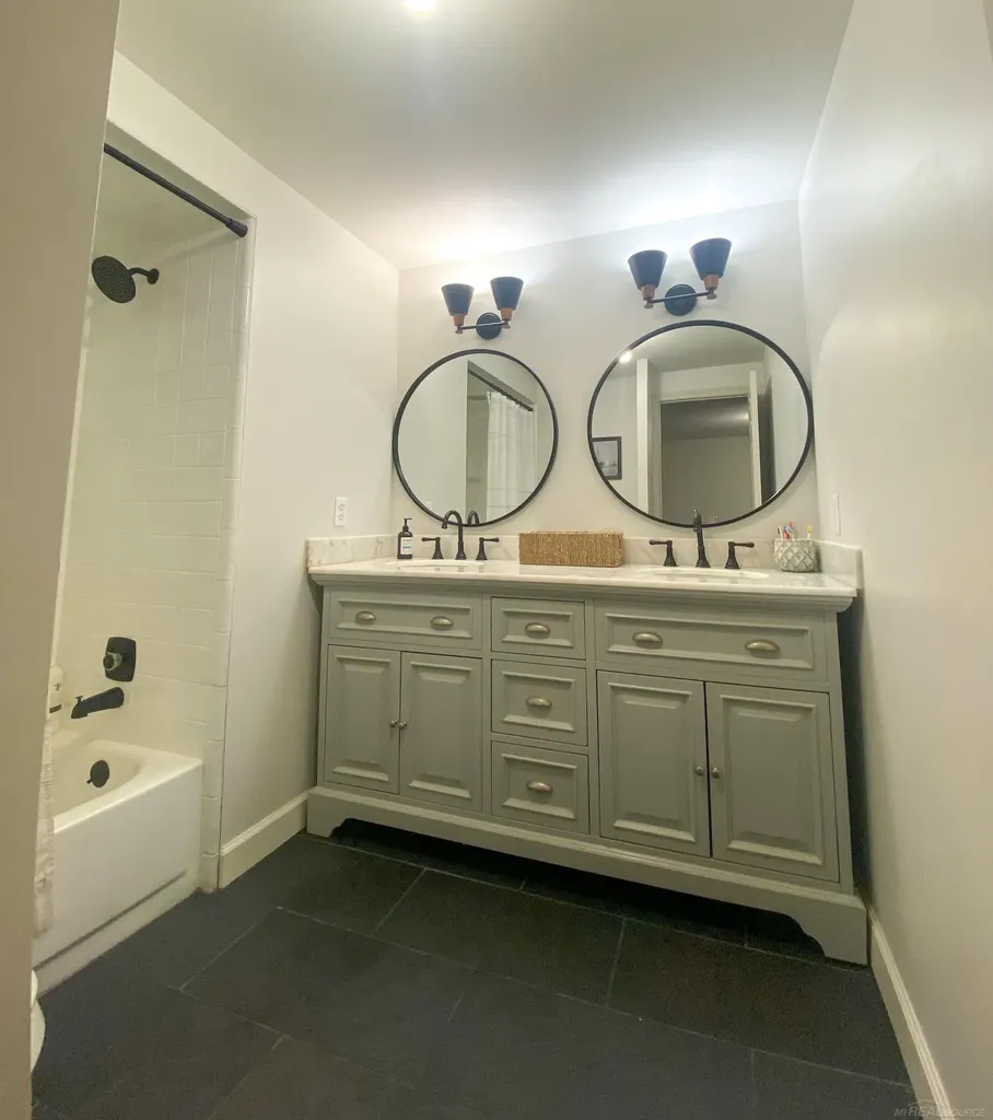 53641 Sherwood Lane Shelby Charter Township MI 48315