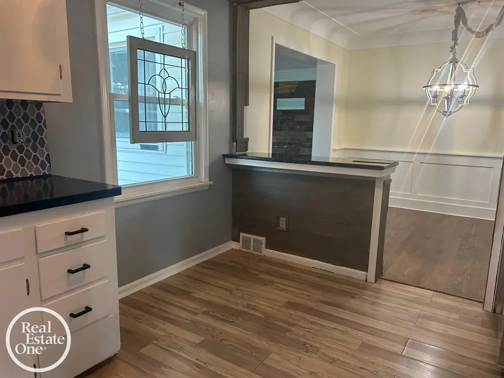 463 Bournemouth Circle Grosse Pointe Farms City MI 48236