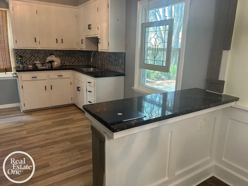 463 Bournemouth Circle Grosse Pointe Farms City MI 48236