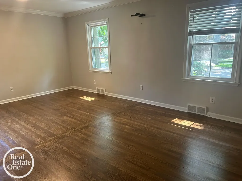 463 Bournemouth Circle Grosse Pointe Farms City MI 48236