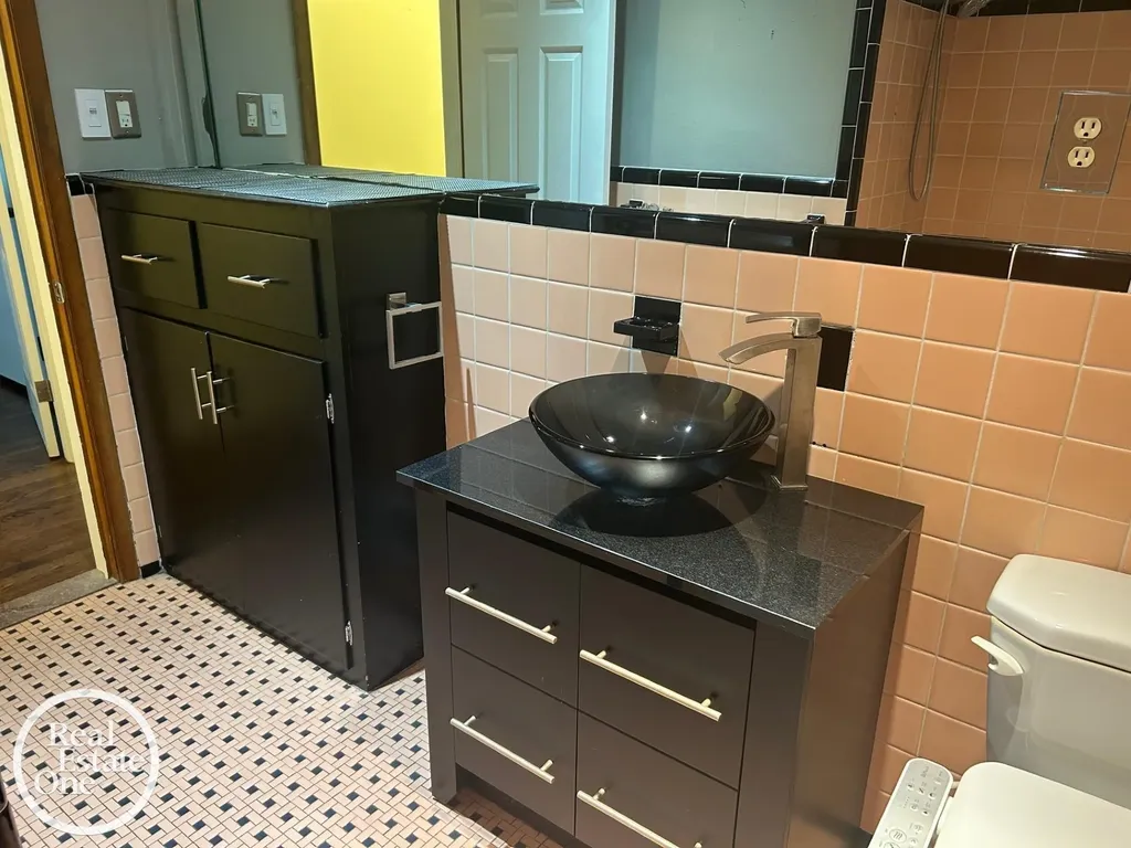 463 Bournemouth Circle Grosse Pointe Farms City MI 48236