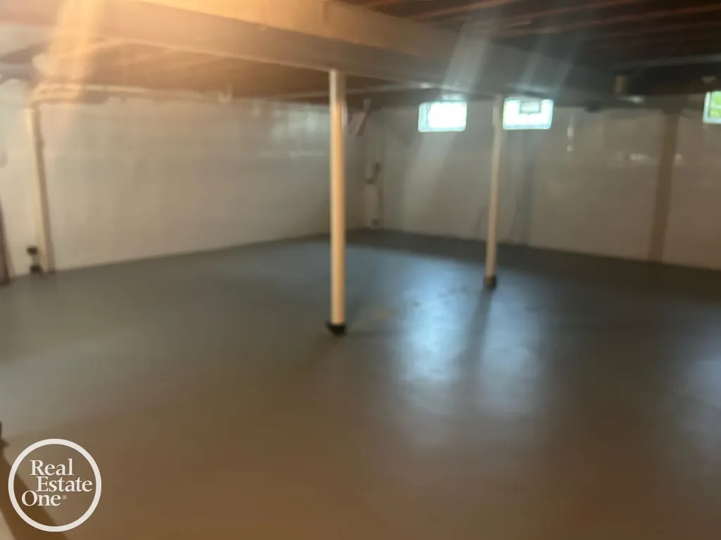 463 Bournemouth Circle Grosse Pointe Farms City MI 48236