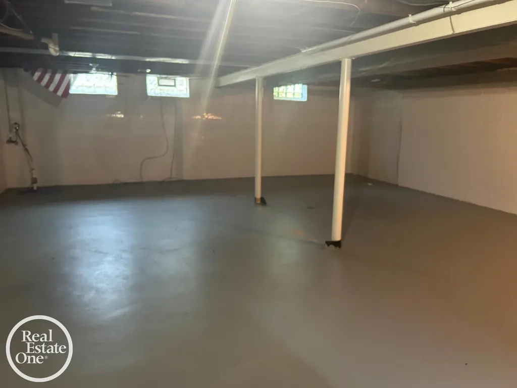 463 Bournemouth Circle Grosse Pointe Farms City MI 48236