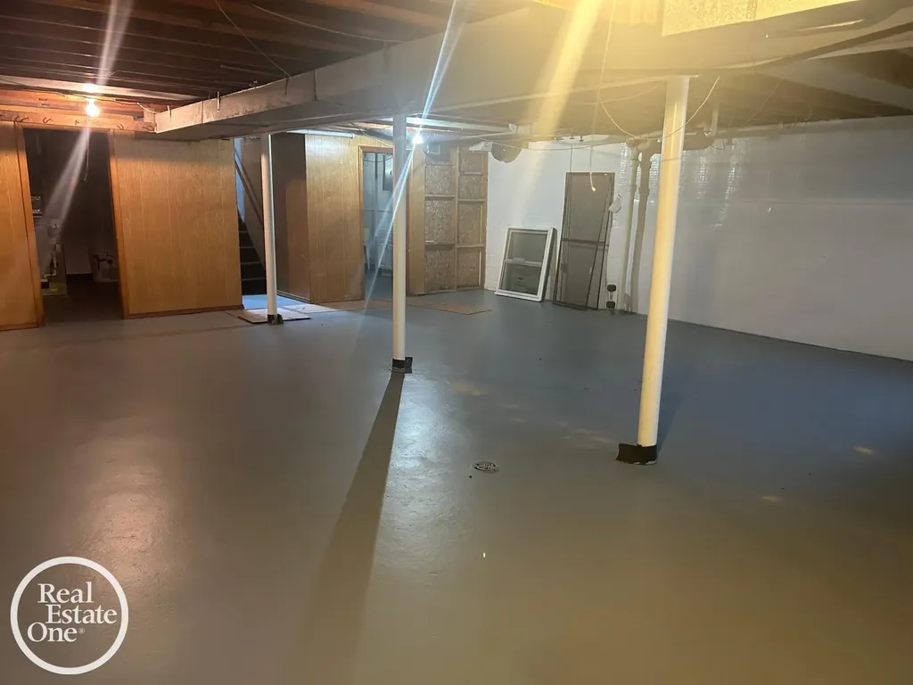 463 Bournemouth Circle Grosse Pointe Farms City MI 48236