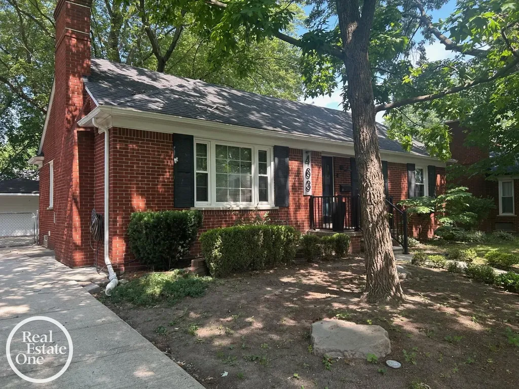 463 Bournemouth Circle Grosse Pointe Farms City MI 48236