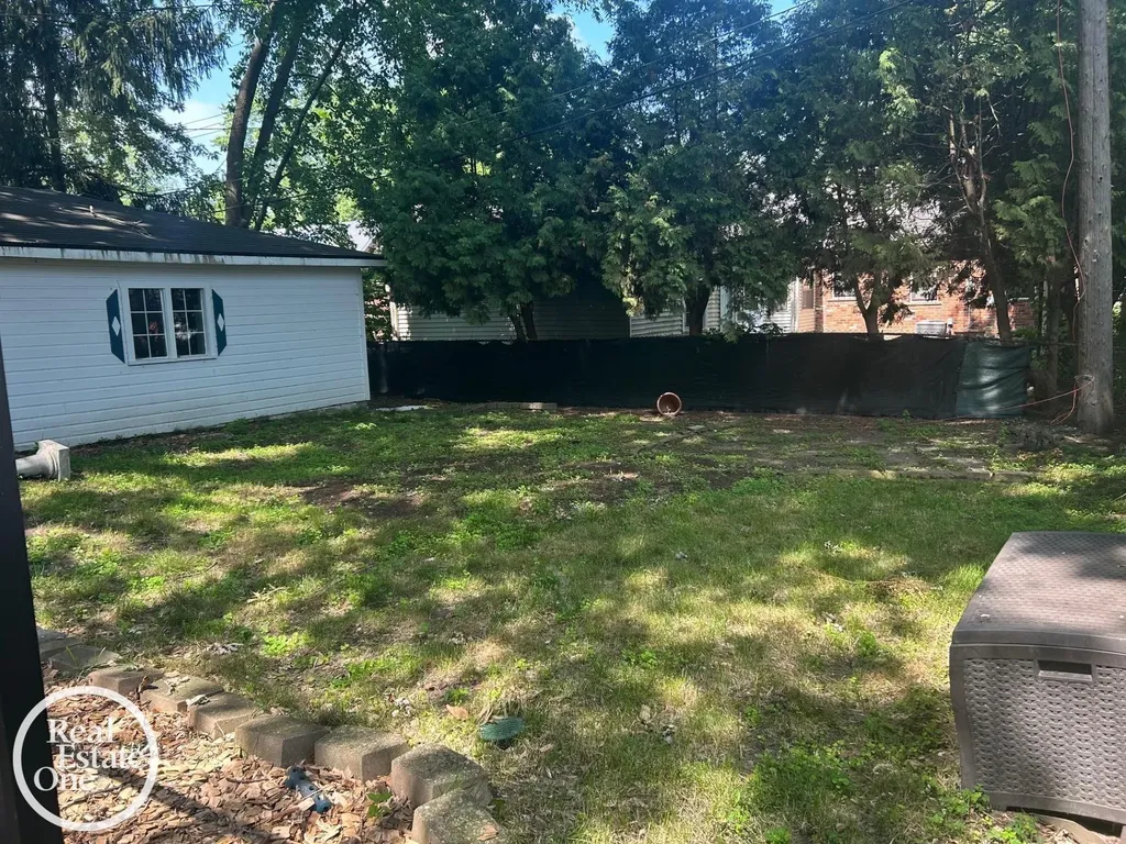 463 Bournemouth Circle Grosse Pointe Farms City MI 48236