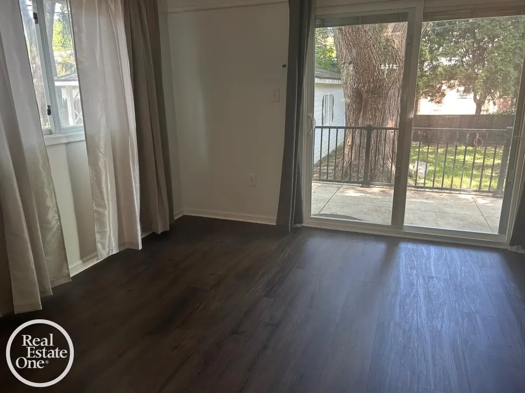 463 Bournemouth Circle Grosse Pointe Farms City MI 48236