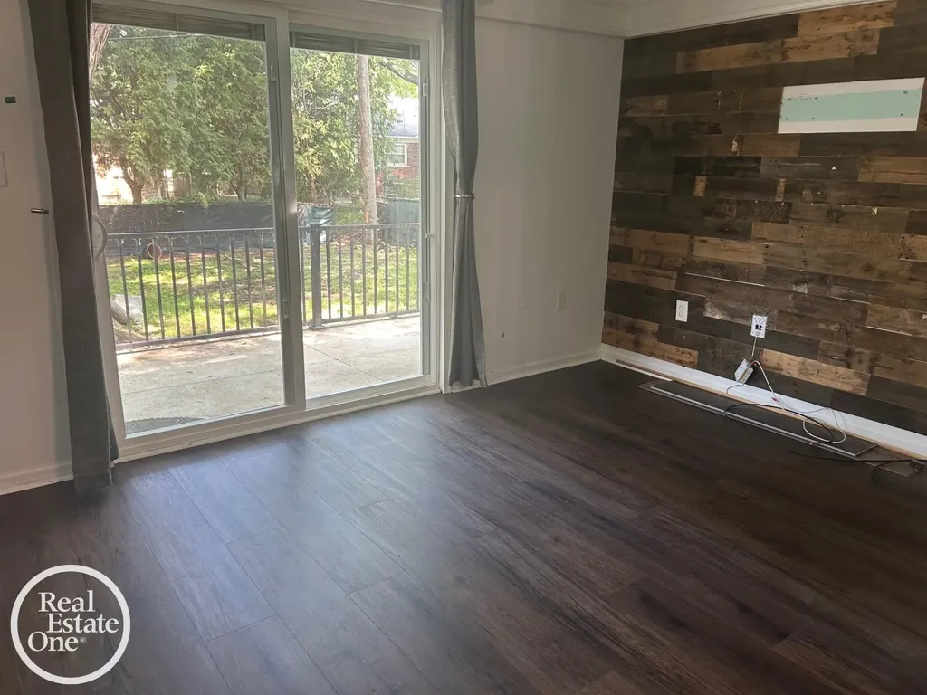 463 Bournemouth Circle Grosse Pointe Farms City MI 48236