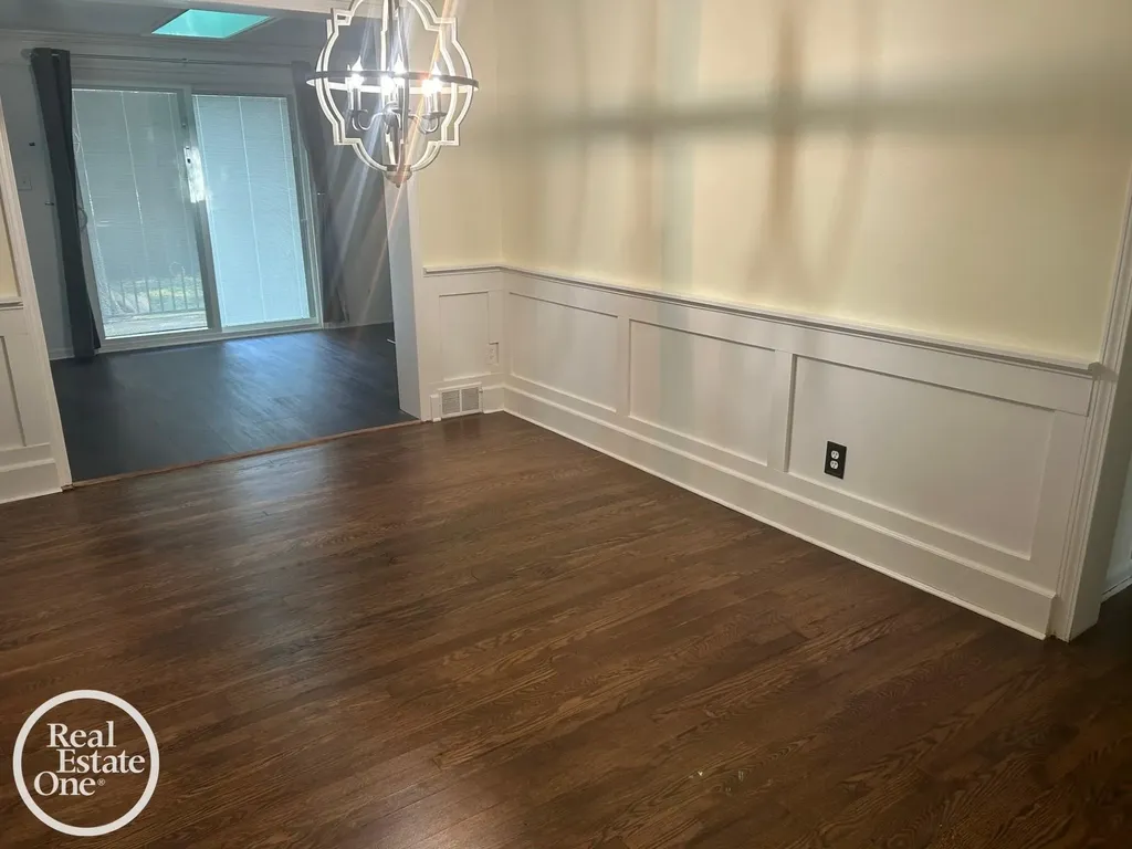 463 Bournemouth Circle Grosse Pointe Farms City MI 48236