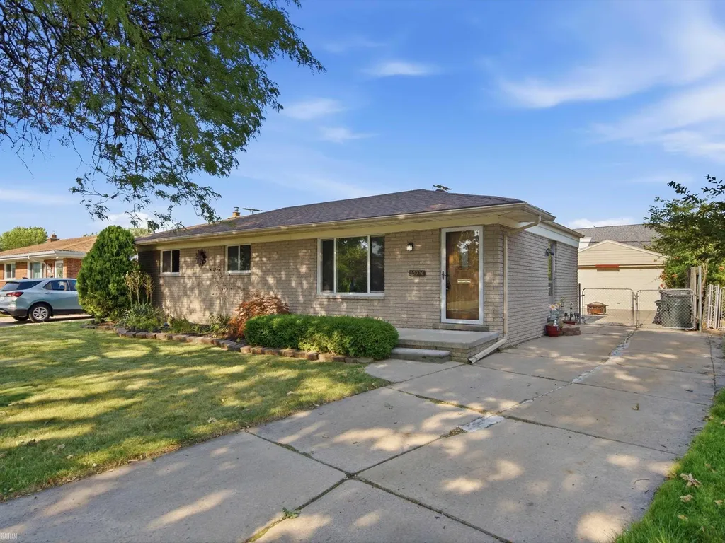 23716 Grove Street St. Clair Shores City MI 48080