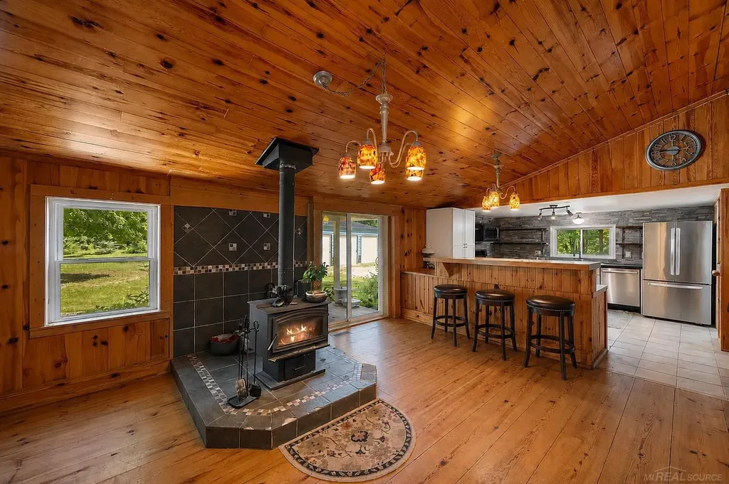 149 Hunters Creek Road Lapeer City MI 48455