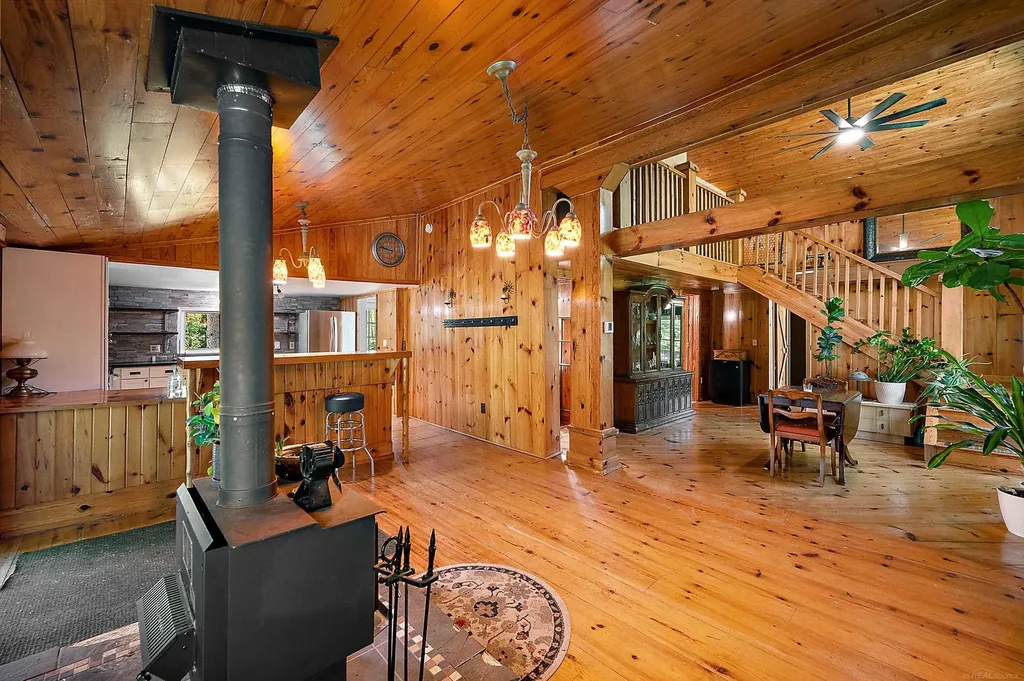 149 Hunters Creek Road Lapeer City MI 48455